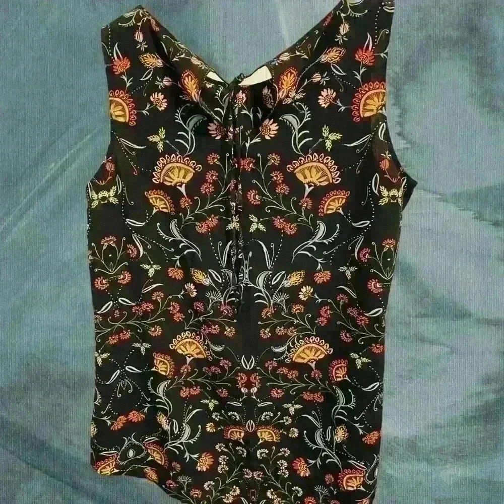 CAbi legend sleeveless top. - Picture 3 of 9